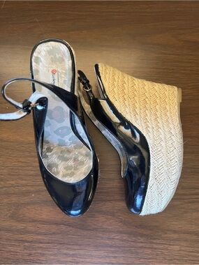 Olsenboye Black Platform Slingback Wedges - Size 8